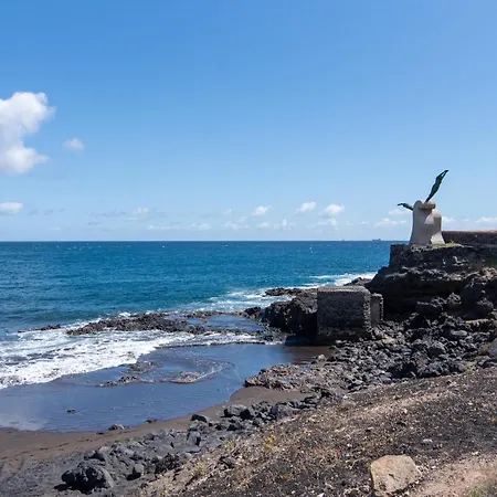 Home2book Stunning Sea Front 公寓