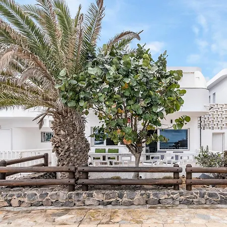 Home2book Stunning Sea Front *