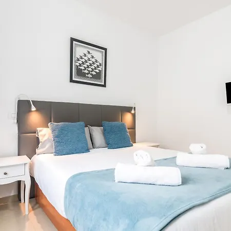 Home2book Stunning Sea Front Appartement